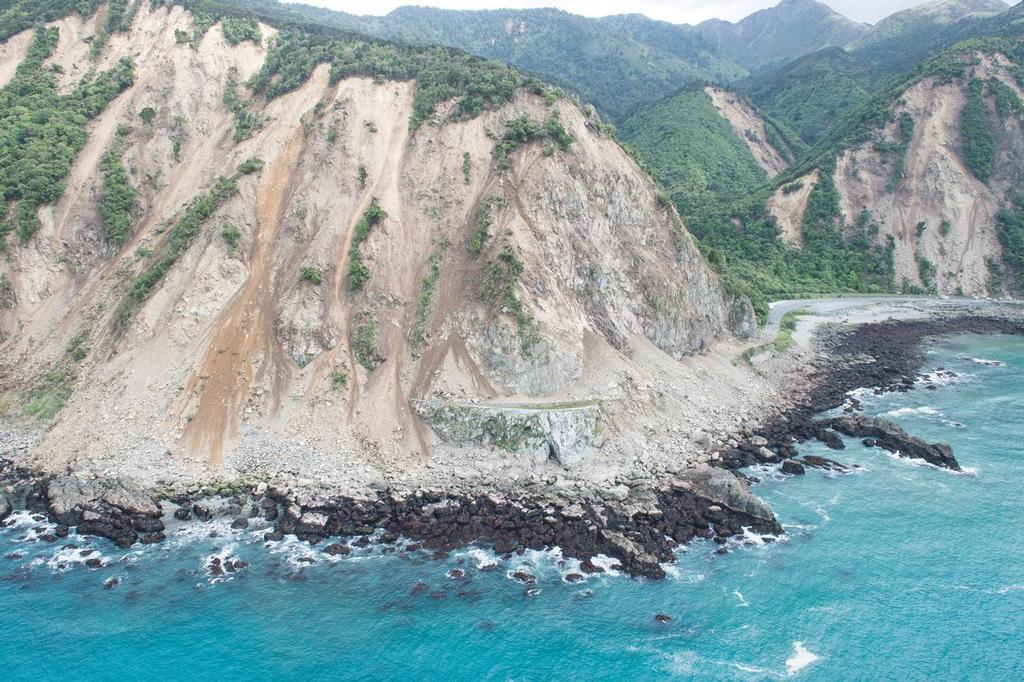 Damage to infrastructure following eathquake on 14 Nov 16 near Kaikoura coast © New Zealand Defence Force